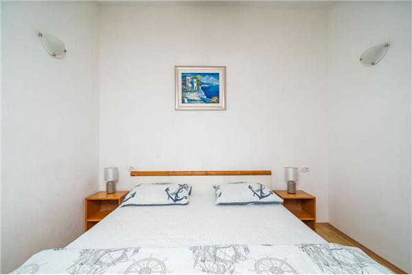 Apartment A1, for 5 persons
