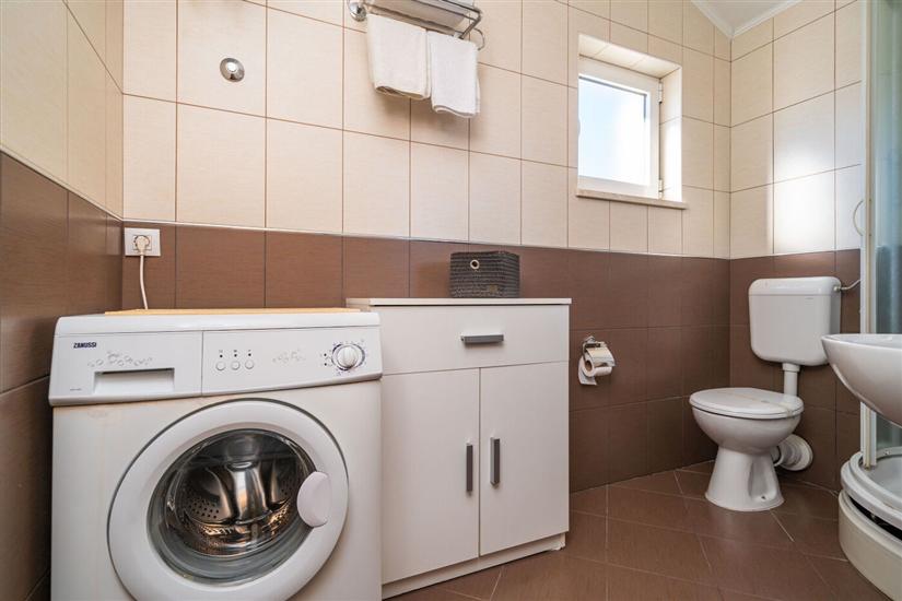 Apartment A1, for 5 persons