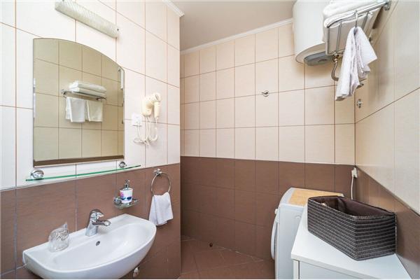 Apartment A1, for 5 persons