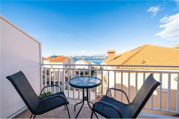 Apartment A2, for 3 persons