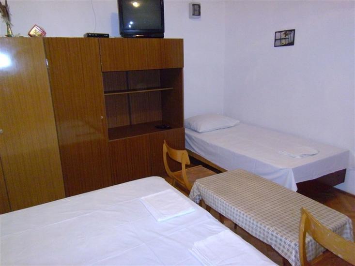 Apartment A1, for 5 persons
