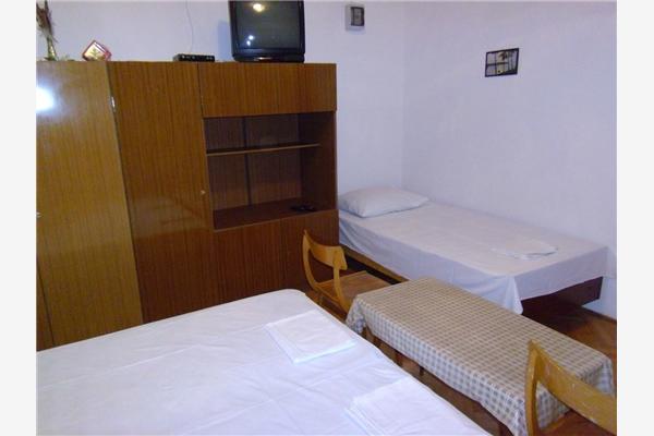 Apartment A1, for 5 persons