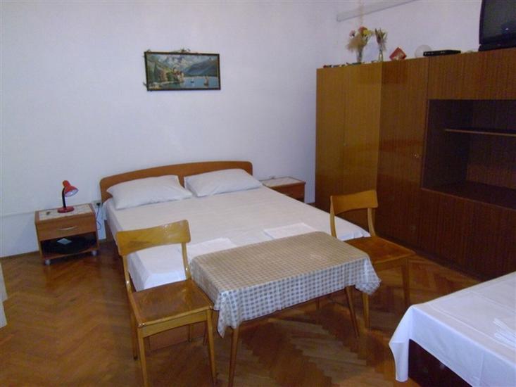 Apartment A1, for 5 persons