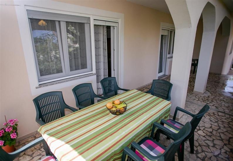 Apartment A1, for 9 persons