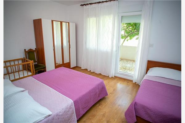 Apartment A1, for 9 persons