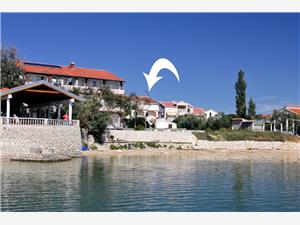 Apartment Zdrave Vlasici - island Pag, Size 30.00 m2, Airline distance to the sea 30 m, Airline distance to town centre 400 m