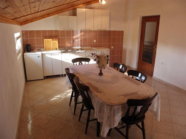 Apartment A6, for 6 persons