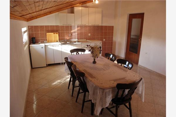 Apartment A6, for 6 persons