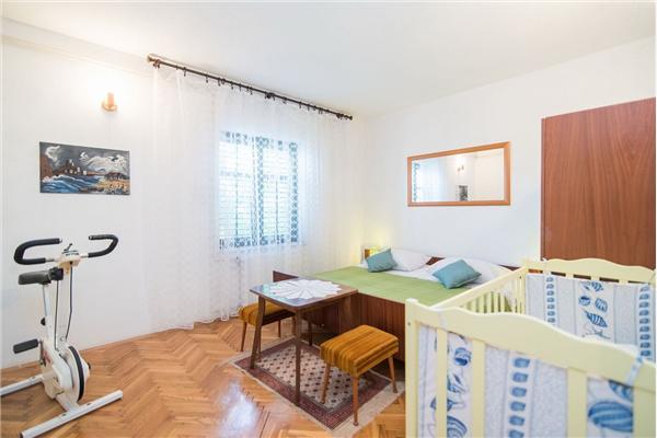 Apartment A1, for 6 persons