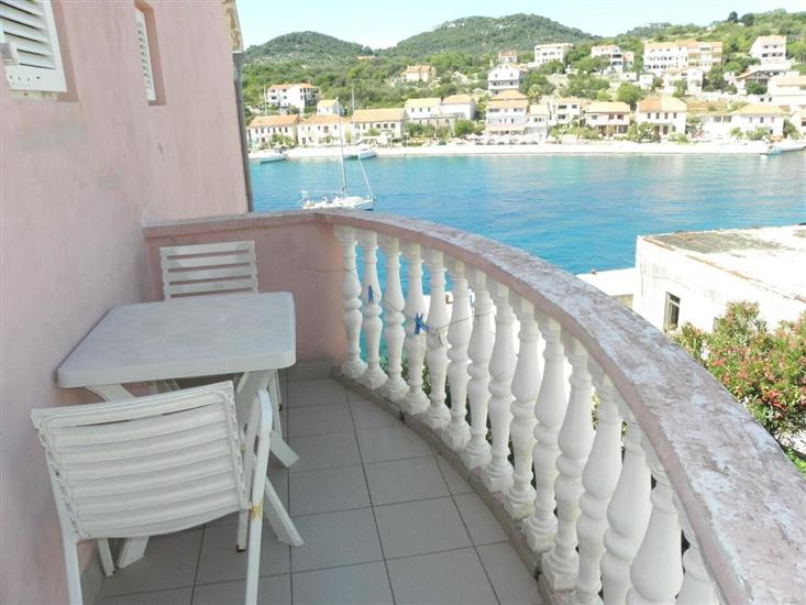 Apartment A9, for 2 persons