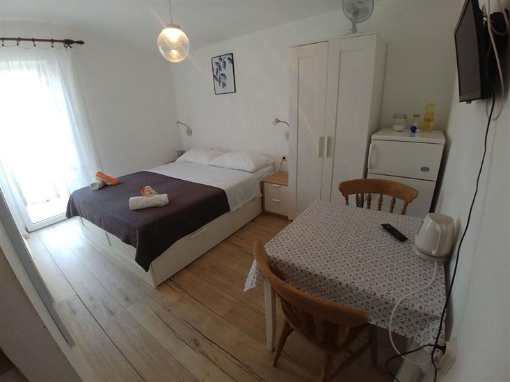 Apartment A9, for 2 persons