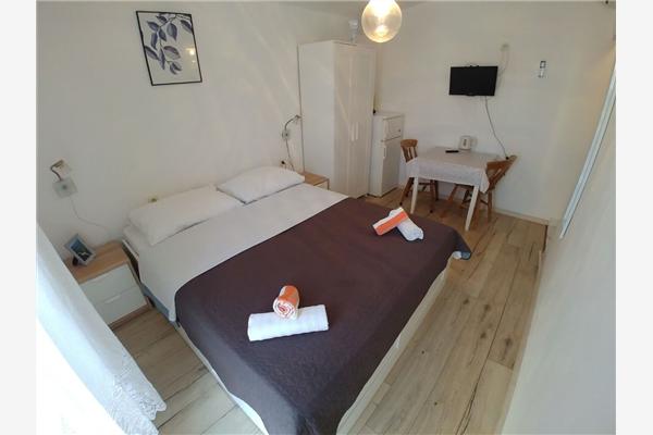 Apartment A9, for 2 persons