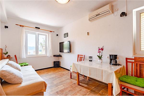 Apartment A1, for 6 persons