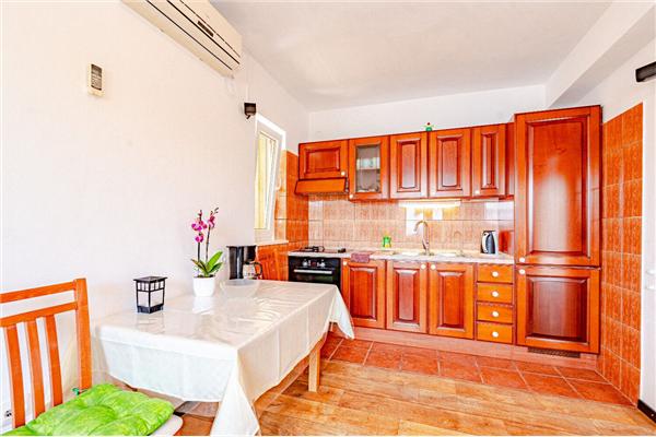 Apartment A1, for 6 persons
