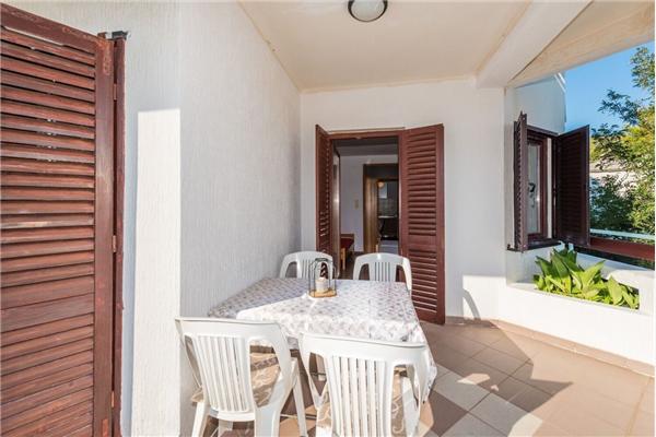 Apartment A2, for 5 persons