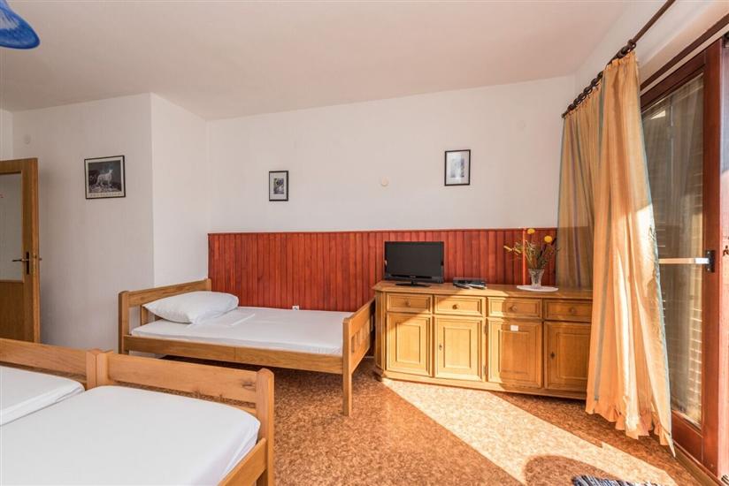 Apartment A2, for 5 persons