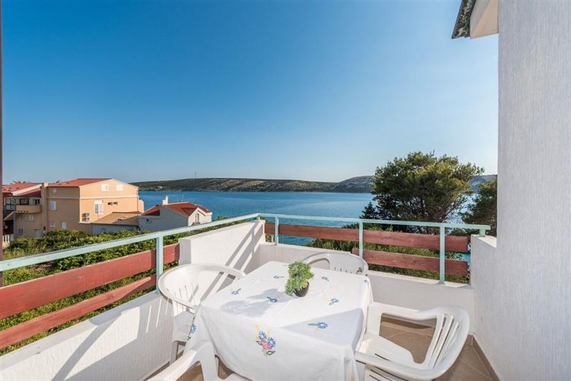 Apartment A3, for 5 persons