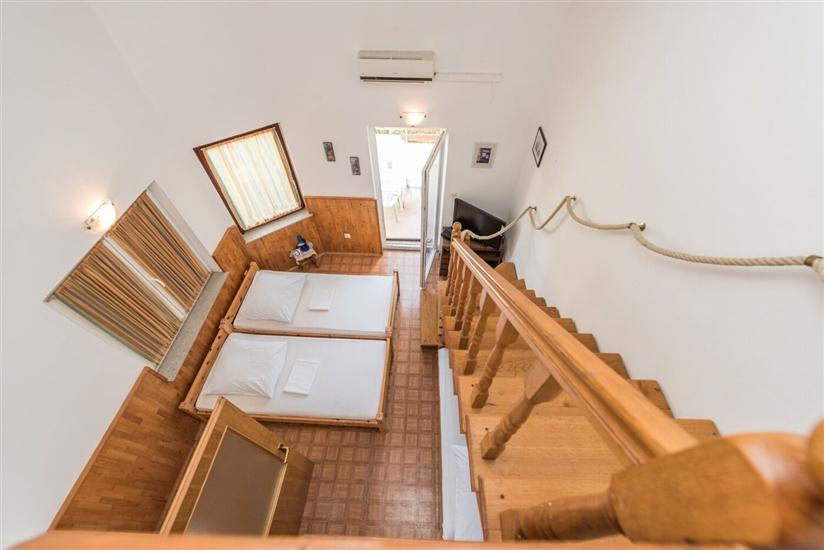 Apartment A3, for 5 persons