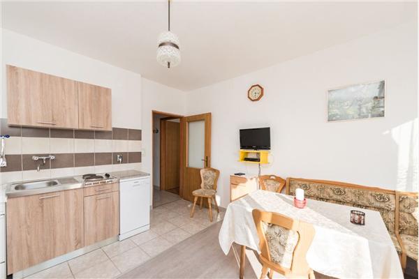 Apartment A4, for 6 persons