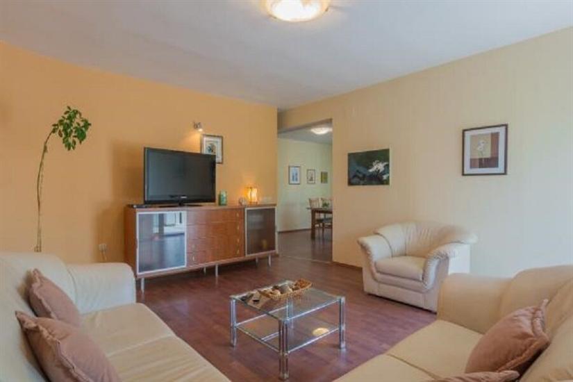 Apartment A1, for 5 persons