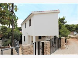 House Villa Dean Milna - island Brac, Airline distance to the sea 80 m