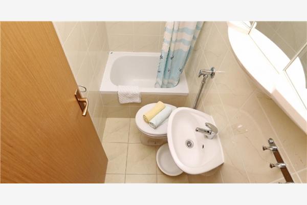 Room S1, for 2 persons