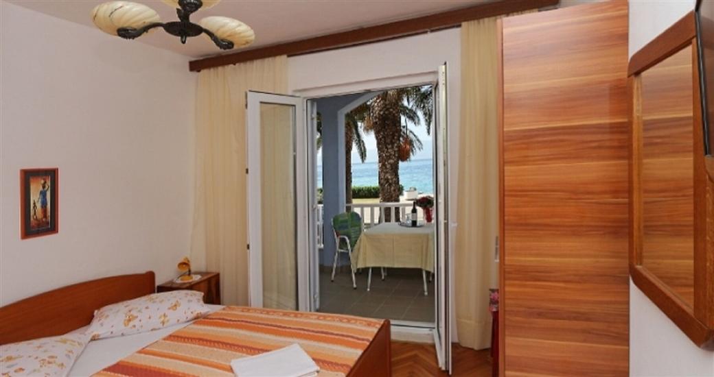 Room S2, for 2 persons