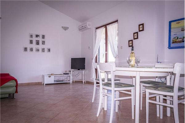 Apartment A1, for 5 persons