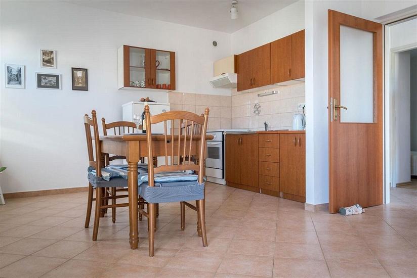 Apartment A2, for 5 persons