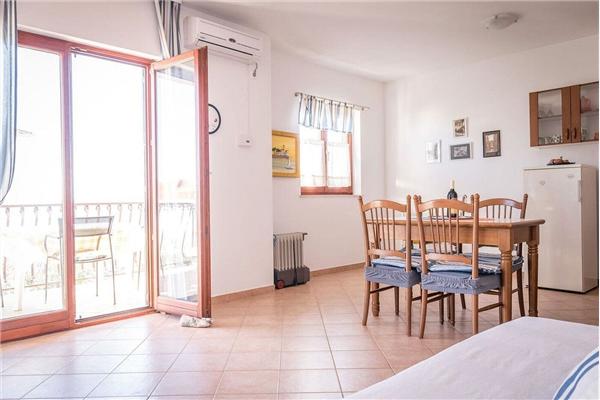 Apartment A2, for 5 persons