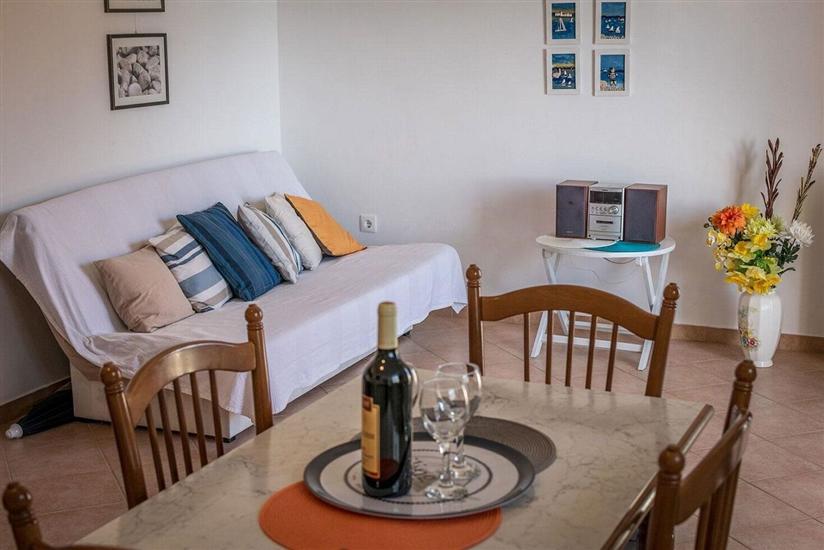 Apartment A2, for 5 persons