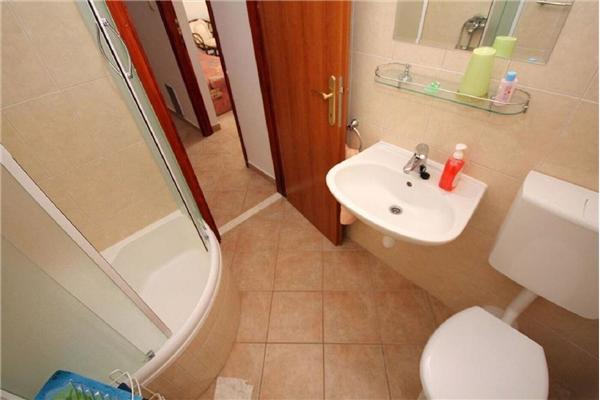 Apartment A2, for 5 persons