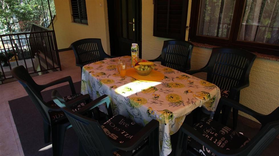 Apartment A2, for 6 persons