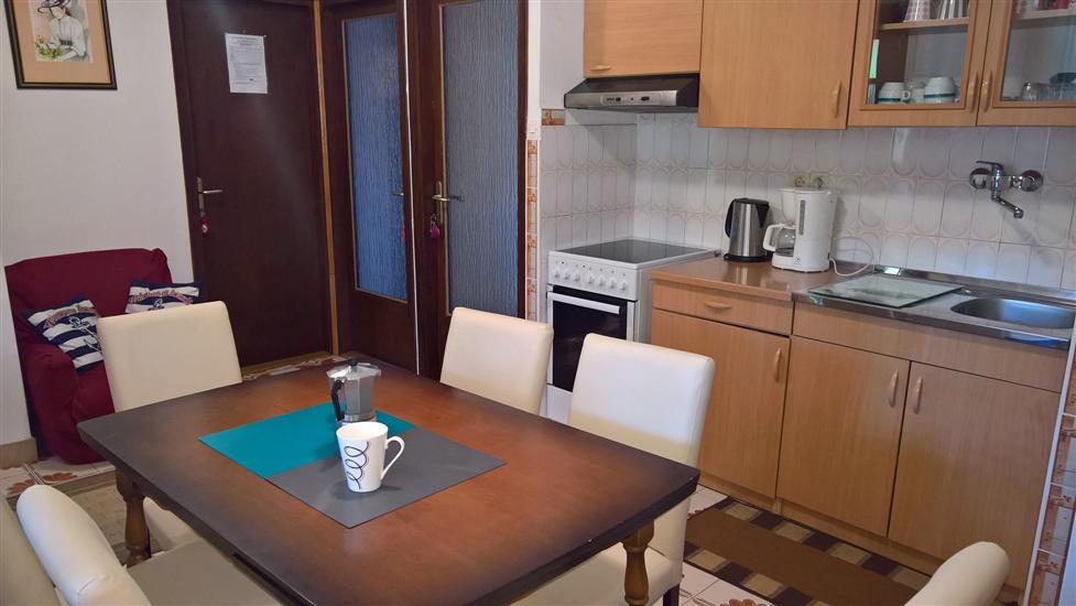 Apartment A2, for 6 persons