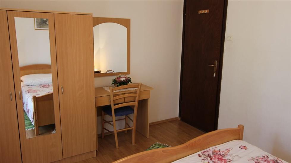 Apartment A2, for 6 persons