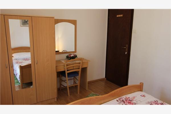 Apartment A2, for 6 persons