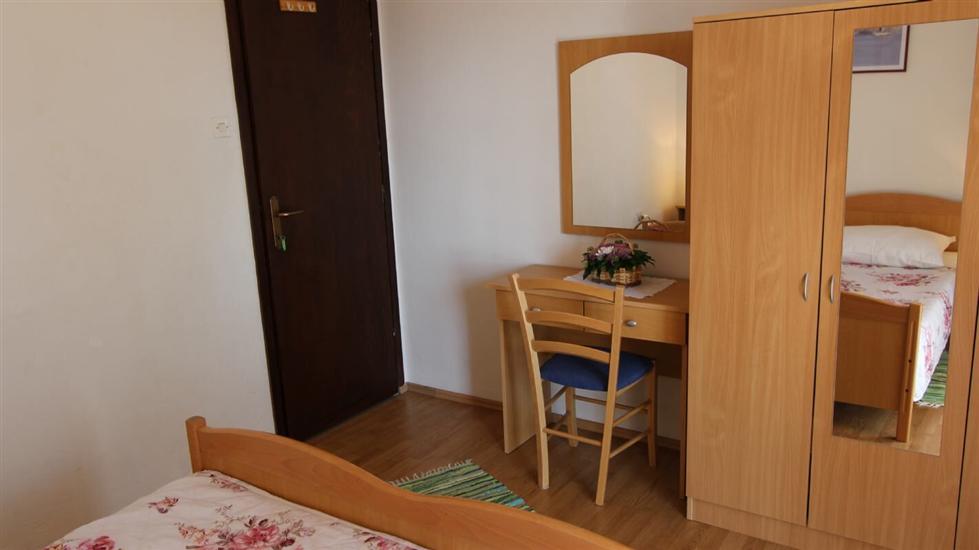 Apartment A2, for 6 persons