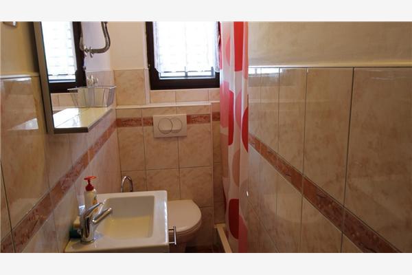 Apartment A2, for 6 persons