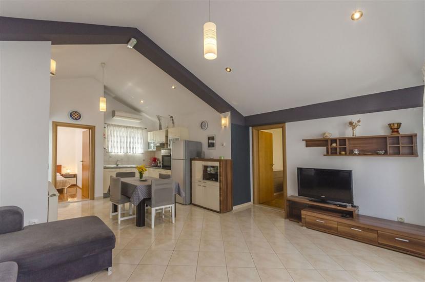 Apartment A2, for 5 persons