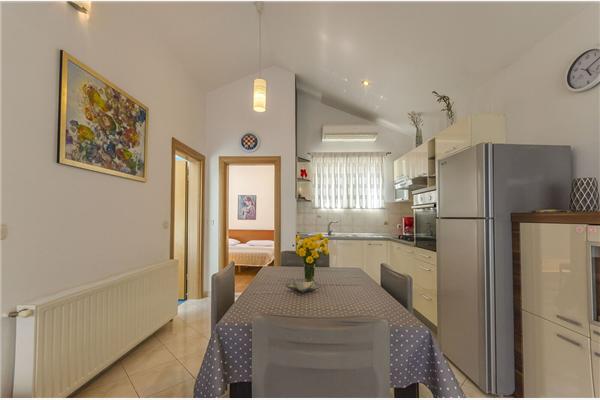 Apartment A2, for 5 persons