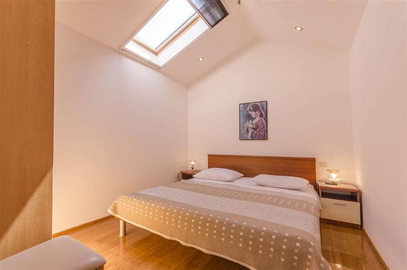 Apartment A2, for 5 persons