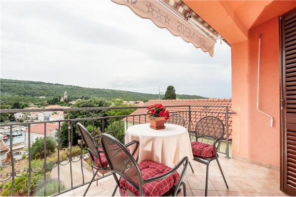 Apartment A1, for 6 persons