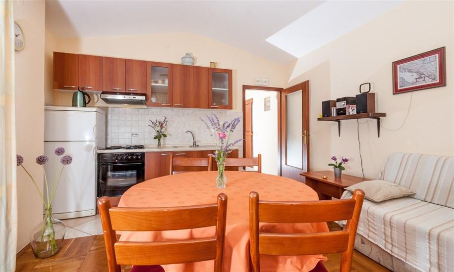 Apartment A1, for 6 persons