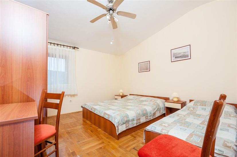 Apartment A1, for 6 persons
