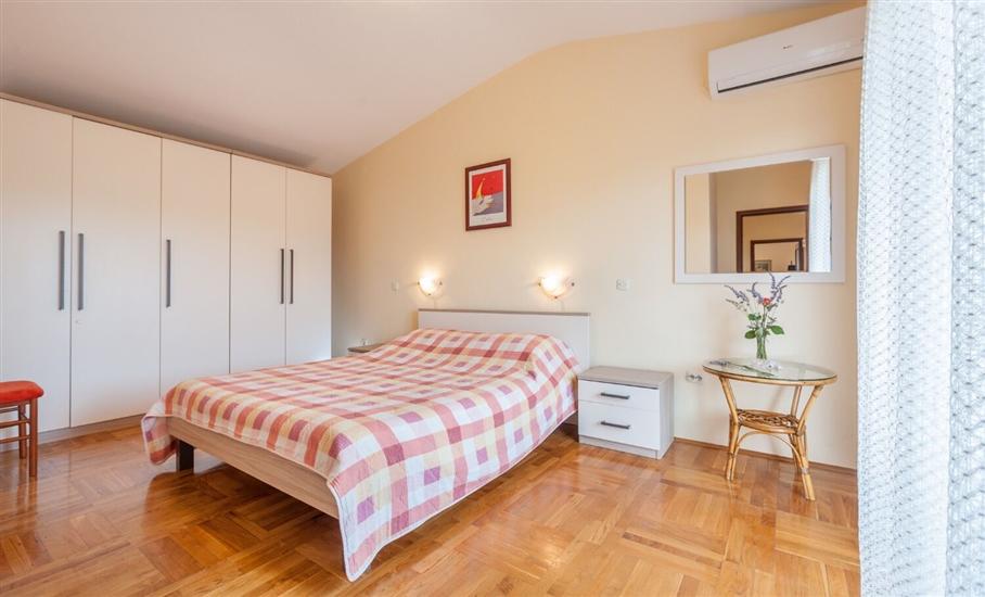 Apartment A1, for 6 persons