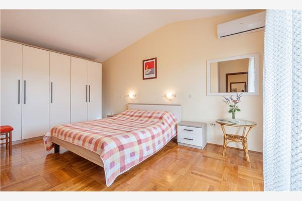 Apartment A1, for 6 persons