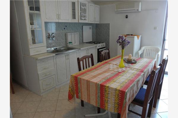 Apartment A7, for 6 persons