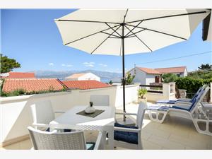 Apartment Maja Splitska - island Brac, Size 50.00 m2, Airline distance to the sea 50 m, Airline distance to town centre 200 m