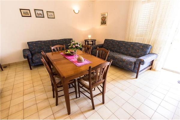 Apartment A1, for 5 persons