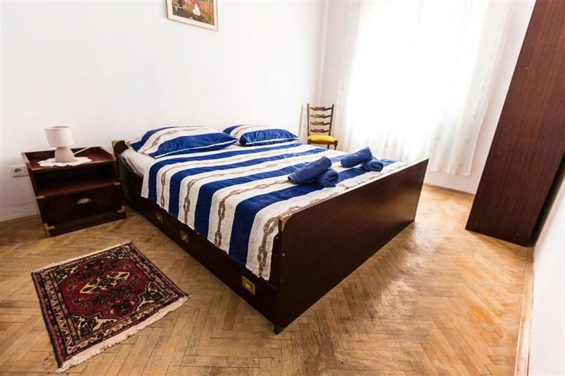 Apartment A1, for 5 persons